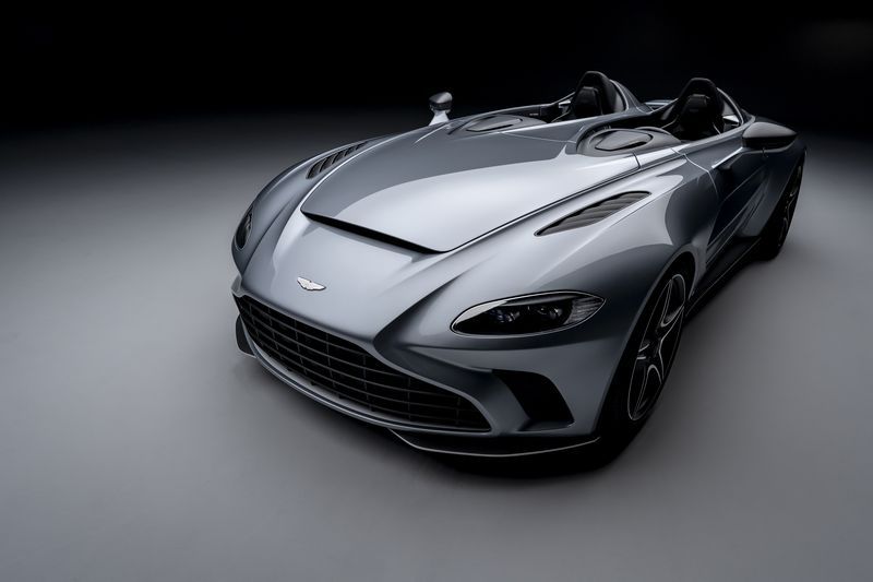 Aston_Martin_V12_Speedster_1-jpg