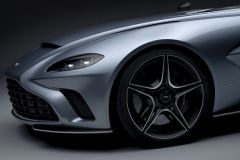 Aston_Martin_V12_Speedster_15-jpg