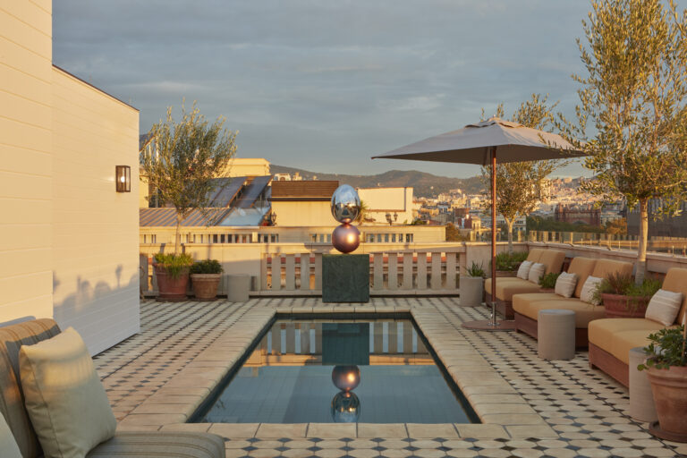 Borneta_Rooftop_sunrise-