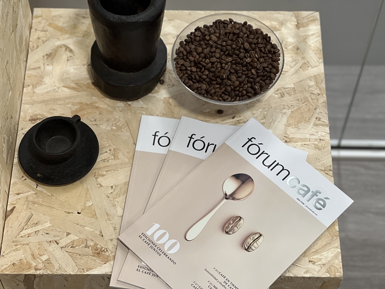 Fórum Cultural del Café celebra el número 100 de su revista, un referente en la divulgación de la  cultura cafetera en España
