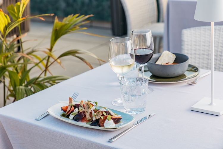 Montjuic-Pop-Up-Summer-Restaurant