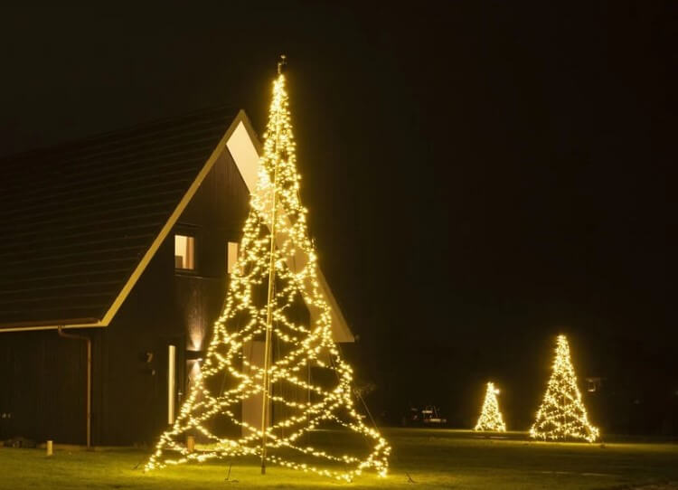 asta de navidad iluminada arbol