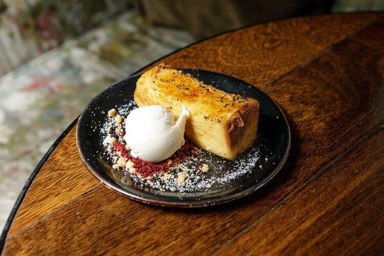 torrija con helado torrija con helado