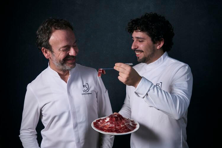 Cinco Jotas presenta la V Edición de Cinco Jotas By con Nacho Manzano y Chus Manzano Cinco Jotas presenta la V Edición de Cinco Jotas By con Nacho Manzano y Chus Manzano