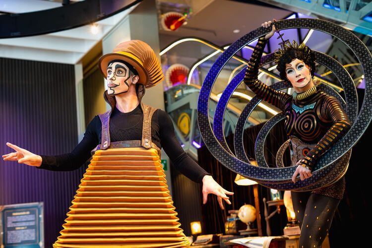 CASA CUPRA & CIRQUE DU SOLEIL